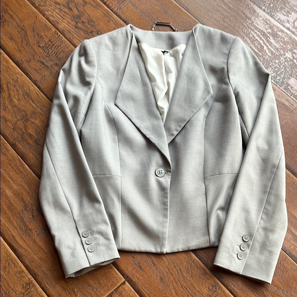 WHBM Elegant Gray Women's Blazer - Size 8